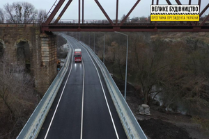 В этом году в рамках президентской программы "Большое строительство" планируется построить и отремонтировать 5500 км государственных дорог и 300 мостов