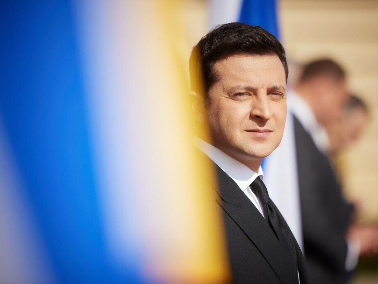 Учасники челенджу від президента мають зробити фото чи відео з прапором України