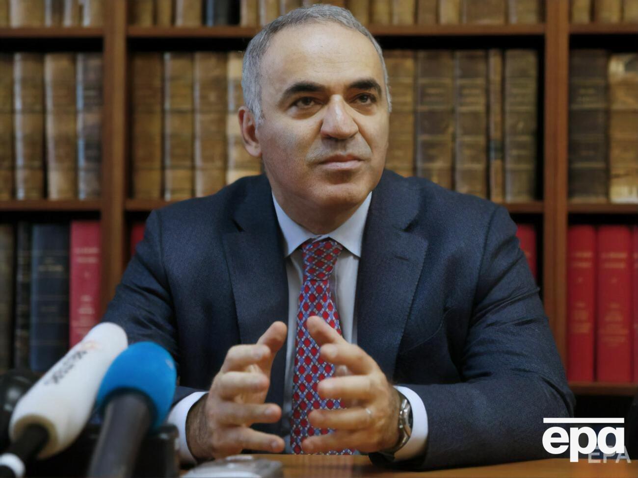 Каспаров:&nbsp;Полностью отказываться от собственного образа жизни&nbsp;&ndash; это просто их радовать раньше времени