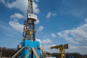 Украина занимает второе место в Европе по залежам газа, отметил Анатолий Амелин