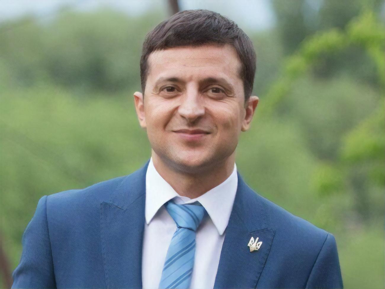 В управлении полиции повесили портрет ставшего президентом учителя истории, борца с коррупцией Василия Голобородько