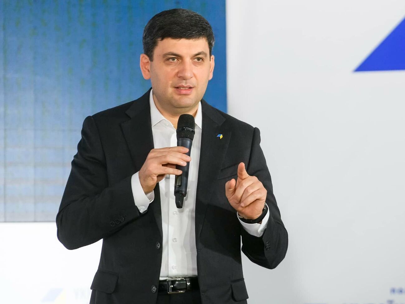 Гройсман: Ми, українці, захищаємо свій дім, свої родини, наше майбутнє. Тому ви ніколи не переможете!