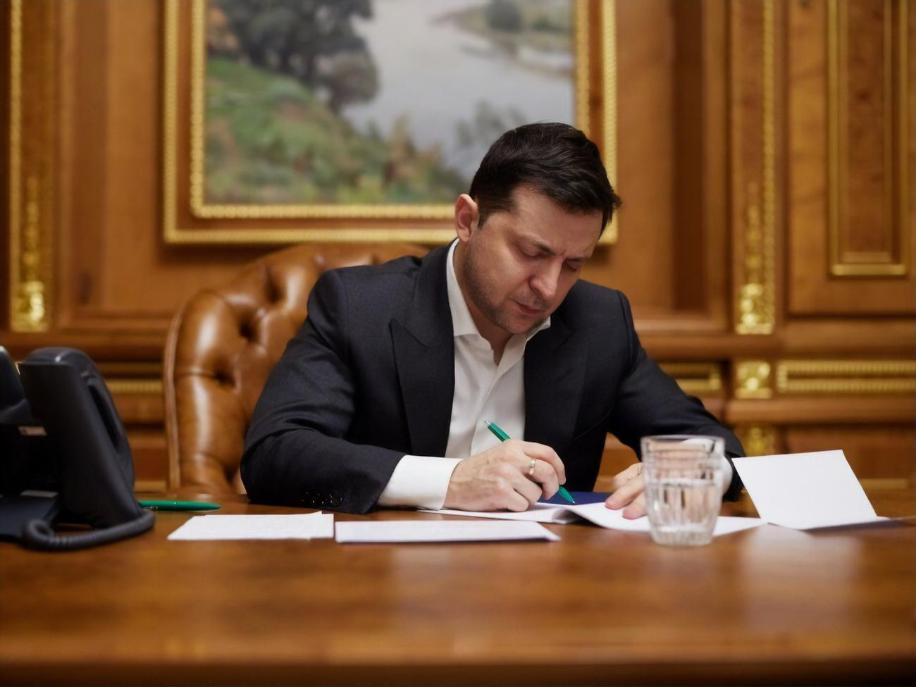 Зеленский ввел в действие решение&nbsp;СНБО