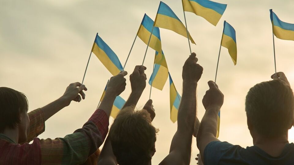 На знак солідарності з українцями у різних країнах підсвічують у кольори прапора України будівлі та споруди