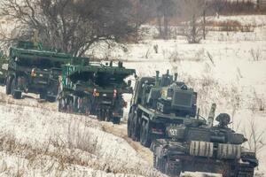 Згідно з новими даними США, чисельність російських військ на кордоні з Україною становить майже 150 тис. осіб