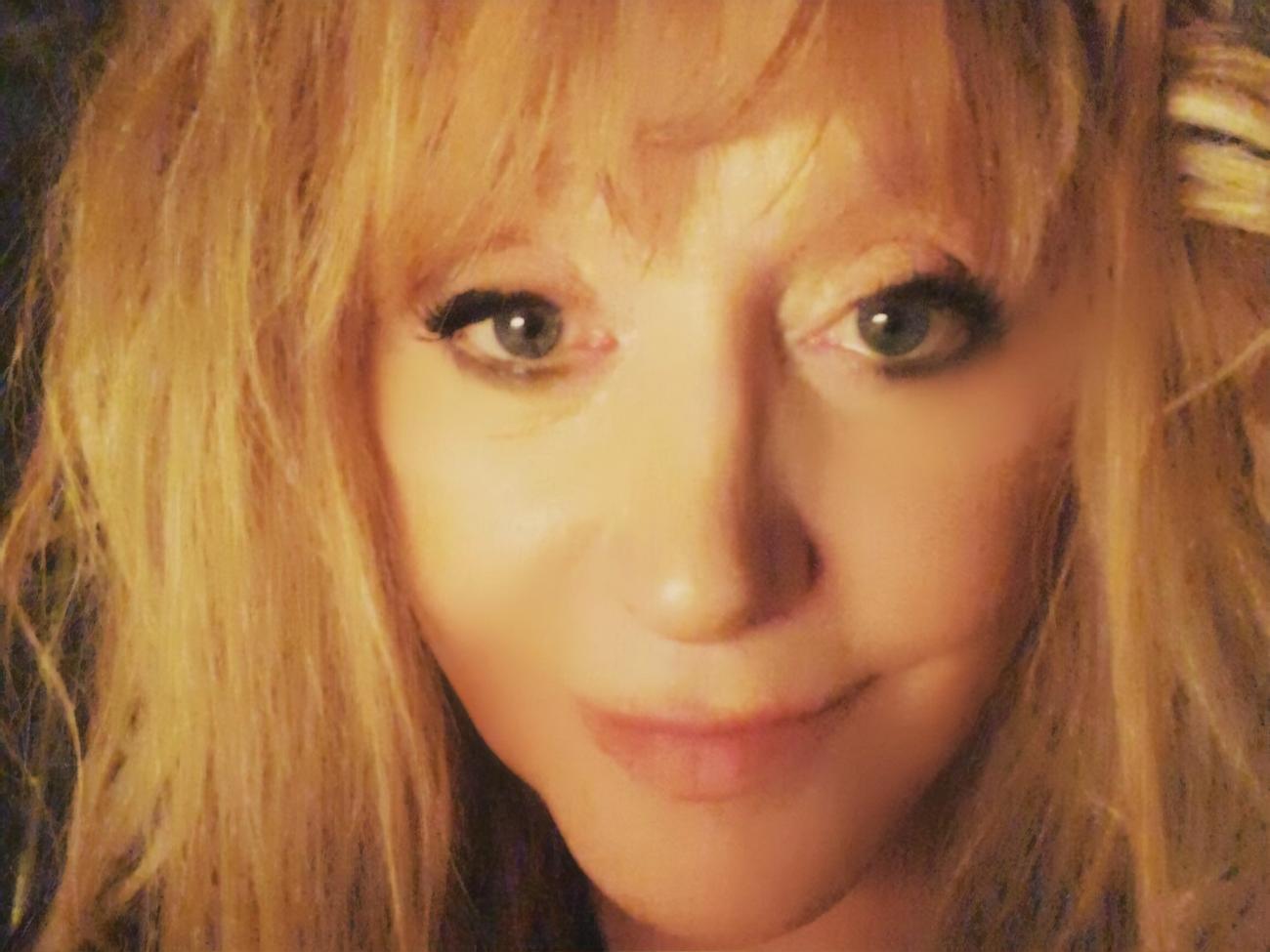 Пугачева получила в дар свой архивный снимок