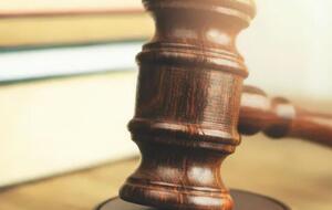 Особа підлягає звільненню виключно після одержання відповідного судового рішення, яке набуло законної сили, підкреслили в "Нафтогазі"