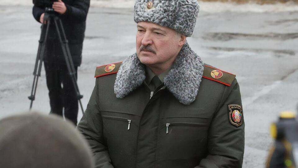 Лукашенко: Ухвалимо рішення – виведемо впродовж доби. Ухвалимо рішення місяць – стоятимуть місяць