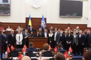 "Мы обращаемся к руководству европейских городов – побратимов Киева с просьбой поддержать украинскую столицу и словом, и делом", – отметила Марина Порошенко