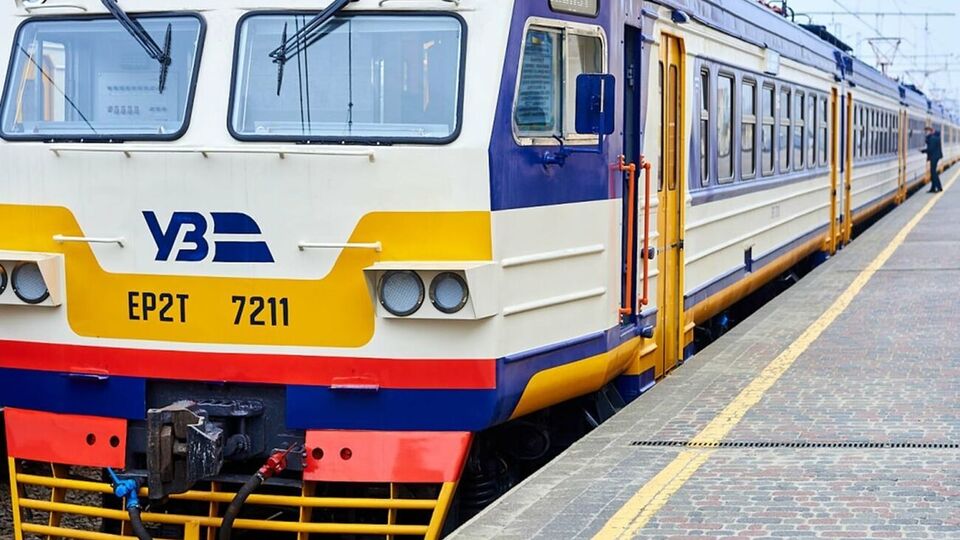 Обстріл почався приблизно о 8.00 неподалік залізничної станції Скотувата