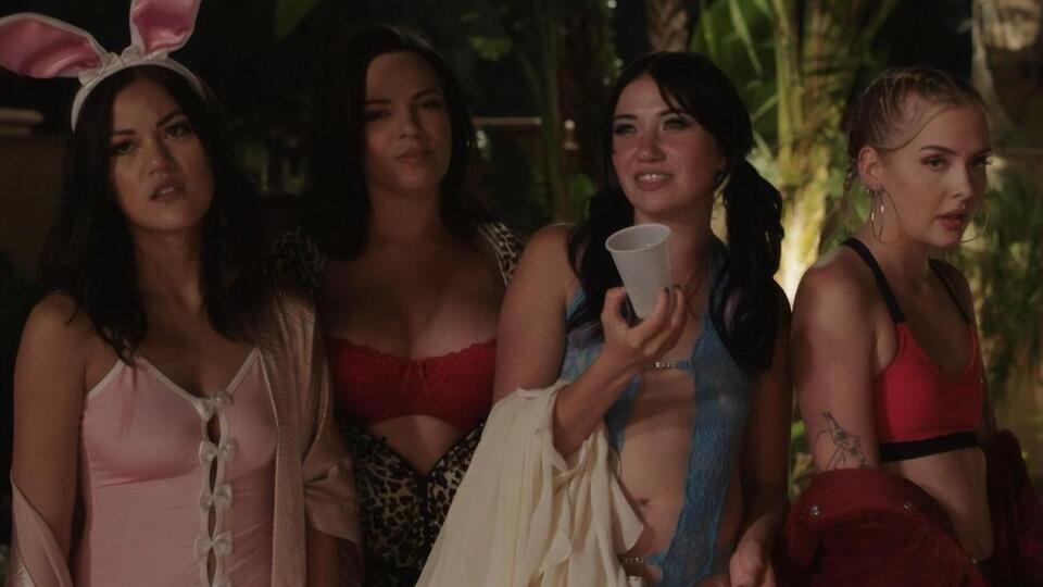 Второстепенные роли в фильме "Наслаждение" исполнили настоящие порноактеры