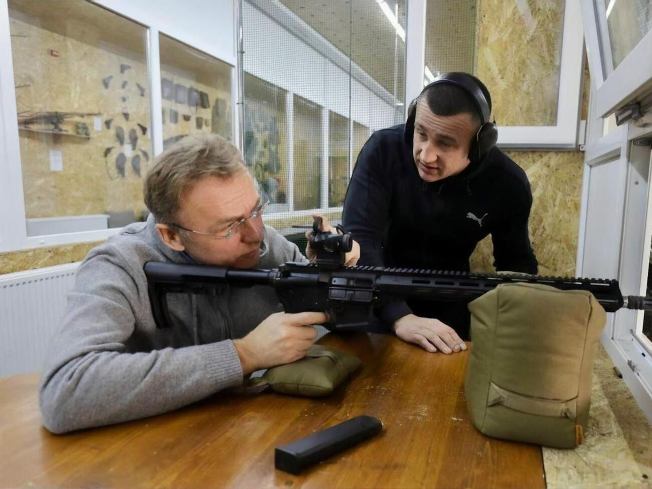 Мер Львова розповів, що у Львові є 6 тис. укриттів, і визнав, що у деяких із них сьогодні працюють ресторани