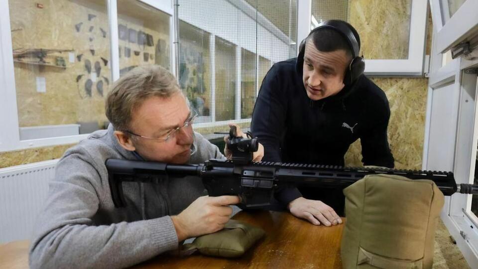 Мер Львова розповів, що у Львові є 6 тис. укриттів, і визнав, що у деяких із них сьогодні працюють ресторани