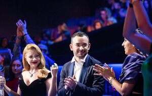 Лодыгин (в центре) во время финала нацотбора входил в состав жюри