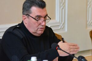 Інформаційна хвиля з боку РФ "накочується з кожним днем", зазначив Данілов