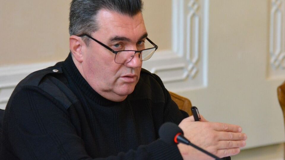 Информационная волна со стороны РФ "накатывается с каждым днем", отметил Данилов