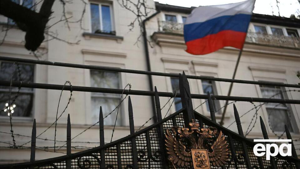 Главари российских оккупационных администраций записали обращения об "эвакуации" населения минимум два дня назад. Именно 16 февраля, по данным западных СМИ, Россия планировала начать вторжение в Украину