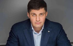 Украина может показать настроенность на мирный путь решения проблем, считает Сакварелидзе