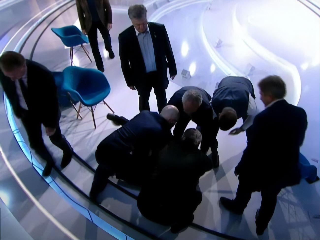 Бутусов и Шуфрич подрались в прямом эфире&nbsp;программы "Свобода слова Савика Шустера"