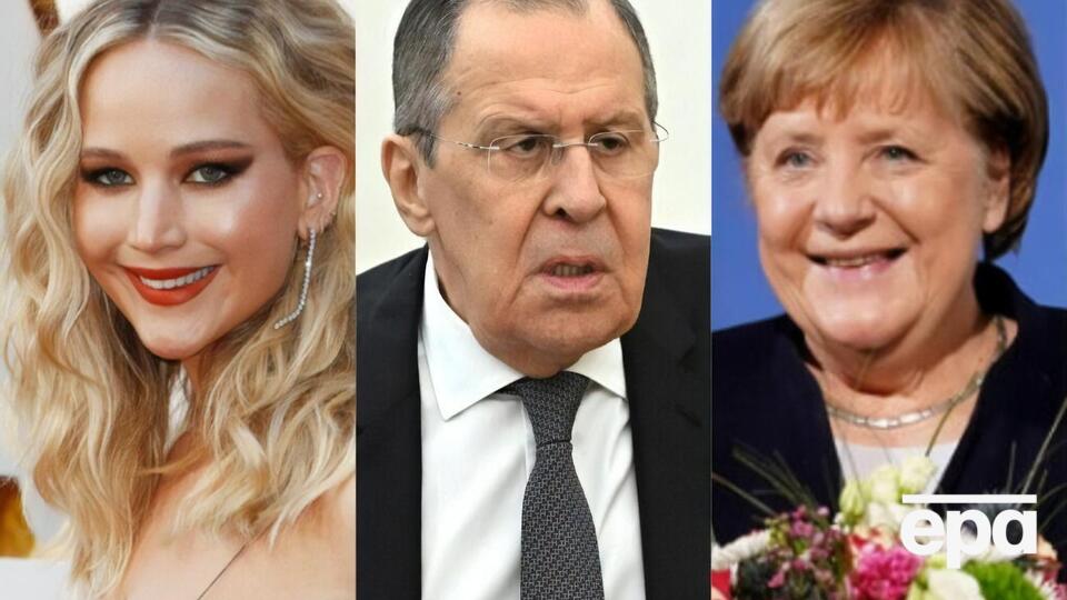 Дженніфер Лоуренс, Сергій Лавров та Ангела Меркель спотикалися і падали під час публічних заходів