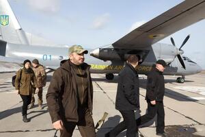 Група українських нардепів сьогодні вирушила на Донбас