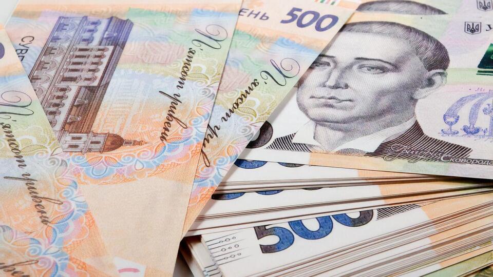 Курс гривны к доллару поднялся на 14 копеек, с 28,46 грн/$ до 28,32 грн/$