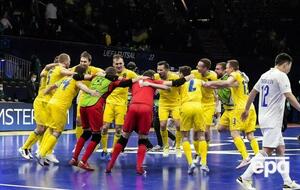 Сборная Украины (в желтом) по футзалу впервые за 14 лет встретится с командой России