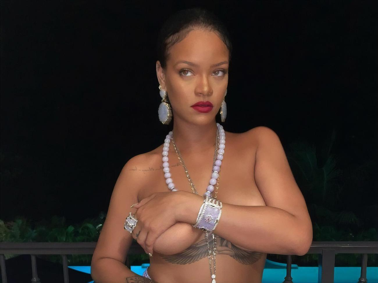 Рианна пока официально не заявила о беременности