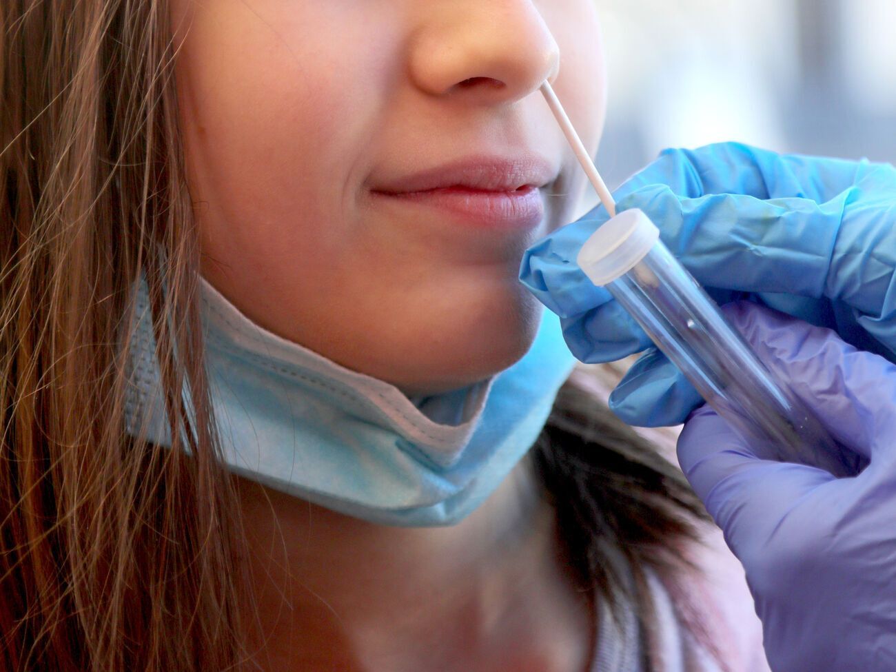 Наразі в українських лікарнях перебуває понад 2,5 тис. дітей з коронавірусною інфекцією та підозрою на неї, сказав Кузін