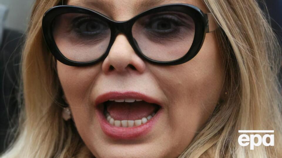 Мути в 2010 году вместо запланированного концерта в Италии улетела в Россию ужинать с Путиным