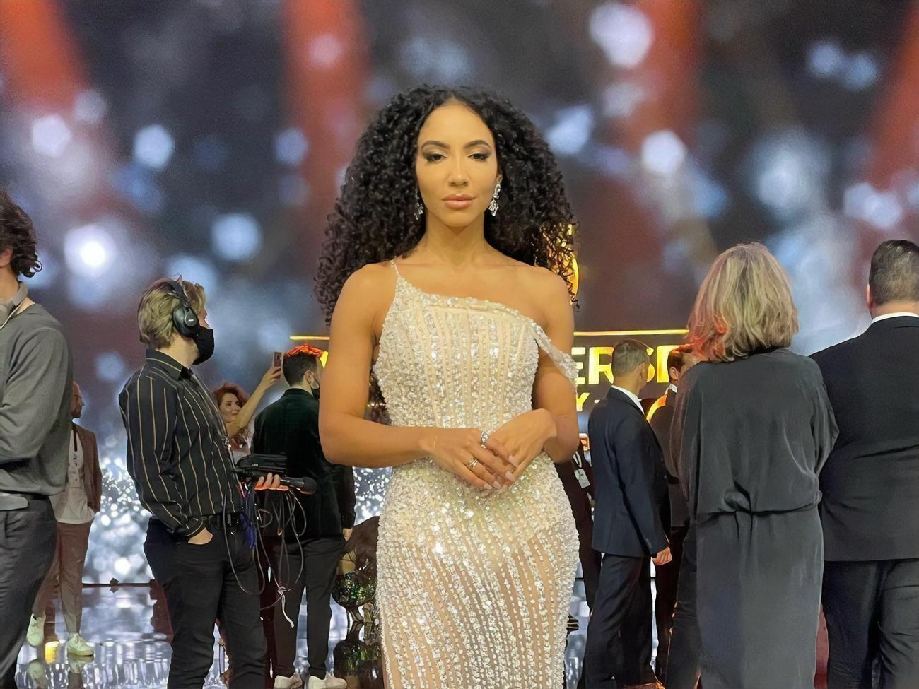 Крист выпрыгнула из окна 30 января