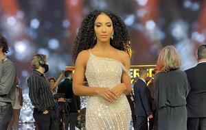 Крист выпрыгнула из окна 30 января