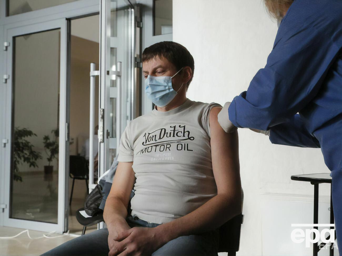 До кінця 2022 року в Україні планують вакцинувати проти COVID-19 не менше ніж 70% дорослого населення, зазначили в МОЗ