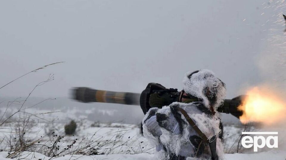 17,2% респондентів вважають, що першими війну на сході країни розпочали український уряд та олігархи