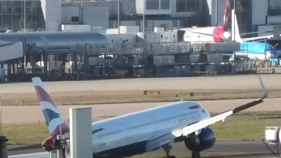 Самолет British Airways не смог приземлиться с первого раза из-за сильного ветра