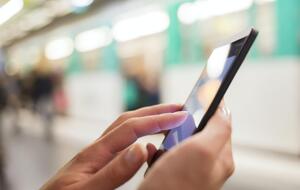 Ожидается, что смартфоны по государственной программе смогут получить 8,5 млн пенсионеров