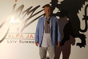 Чем дальше Путин себя закручивает в воронку под названием "Ой, держите меня, я сейчас нападу", тем сложнее ему будет дать задний ход