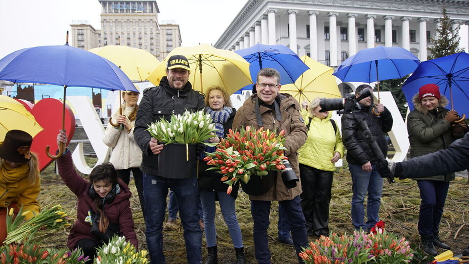 Копилов із командою провів флешмоб "Люблю тебе, Україно"