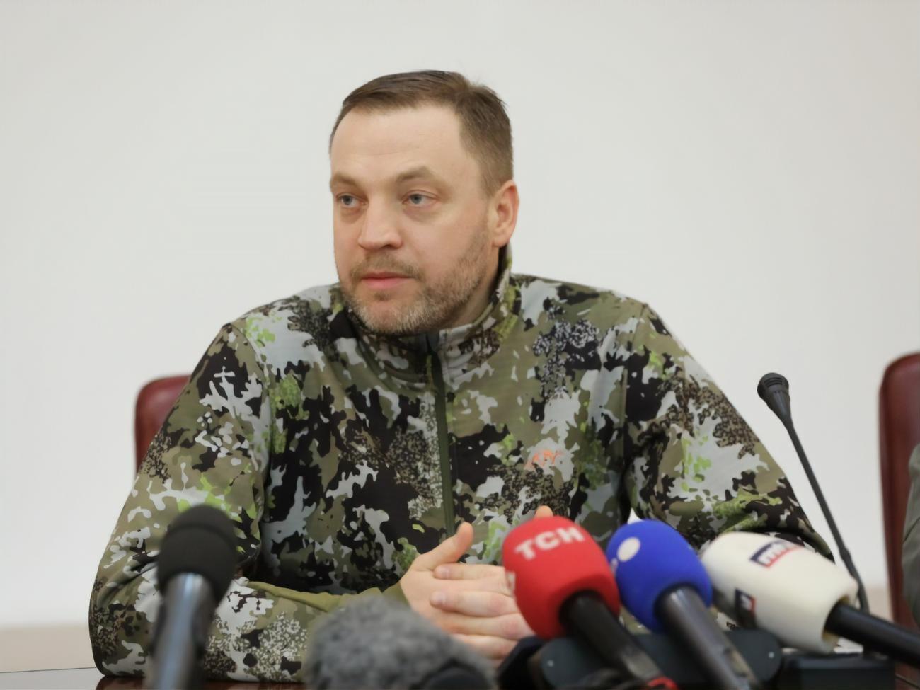 Монастырский во время визита на Донбасс попал под обстрел