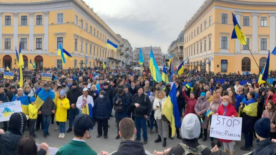 Участники акции прошли маршем от Соборной площади до памятника дюку де Ришелье