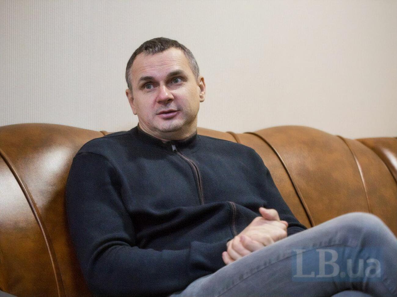 Сенцов родился в 1976 году в Симферополе