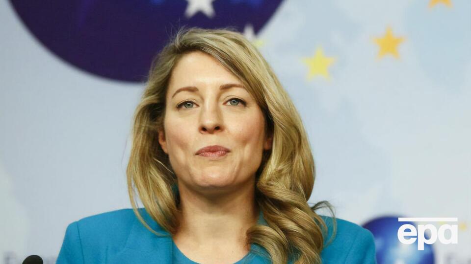 Жолі зазначила, що санкційні пакети передбачають обмежувальні заходи проти фізичних і юридичних осіб