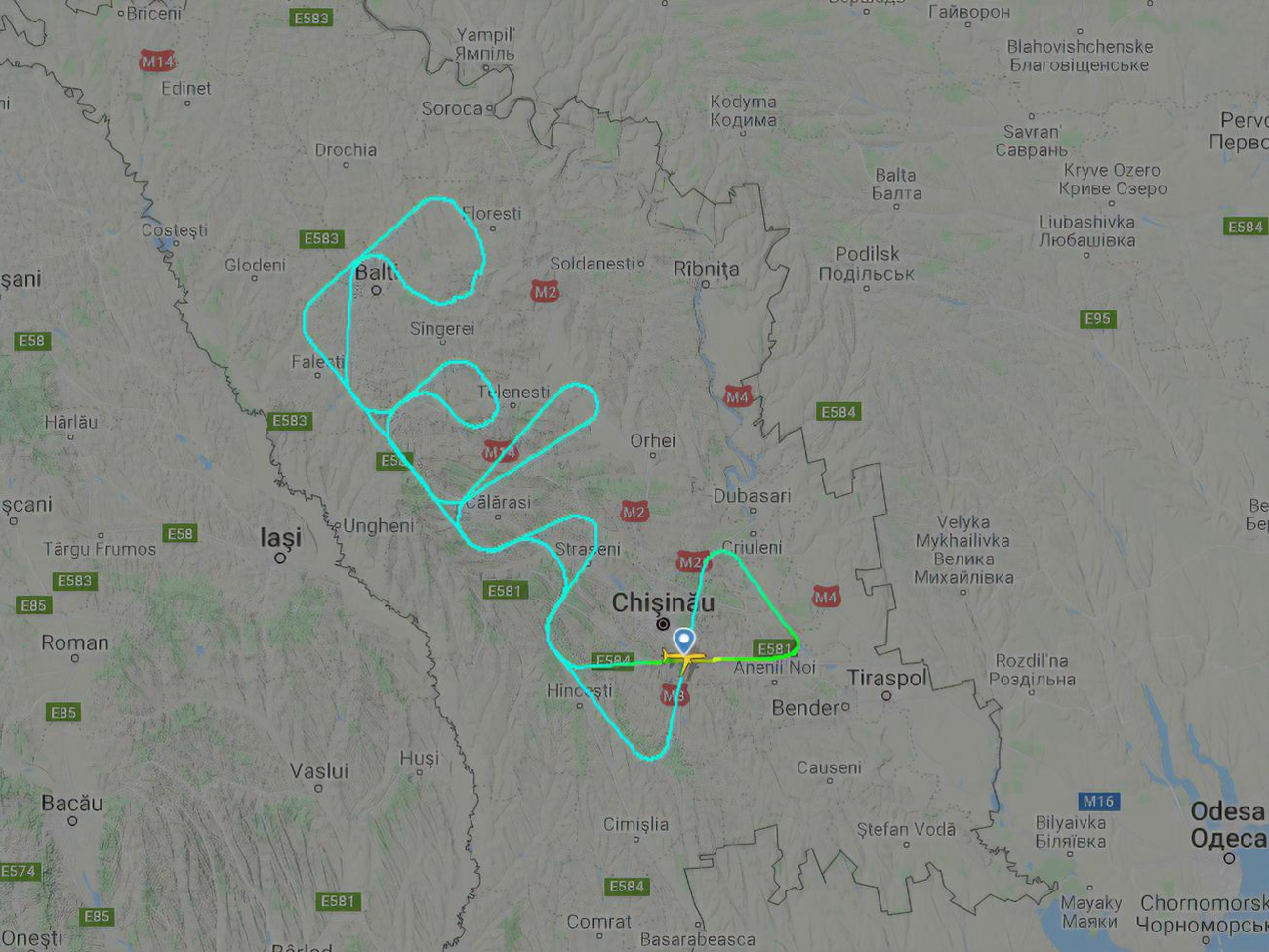 Самолет написал слово relax на высоте в 3 км