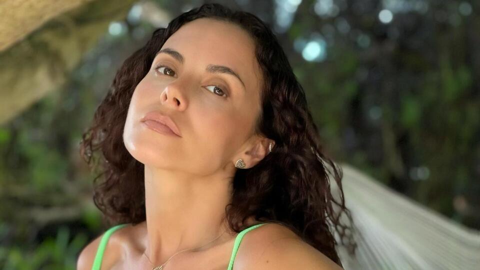 Каменських показала зону декольте зблизька