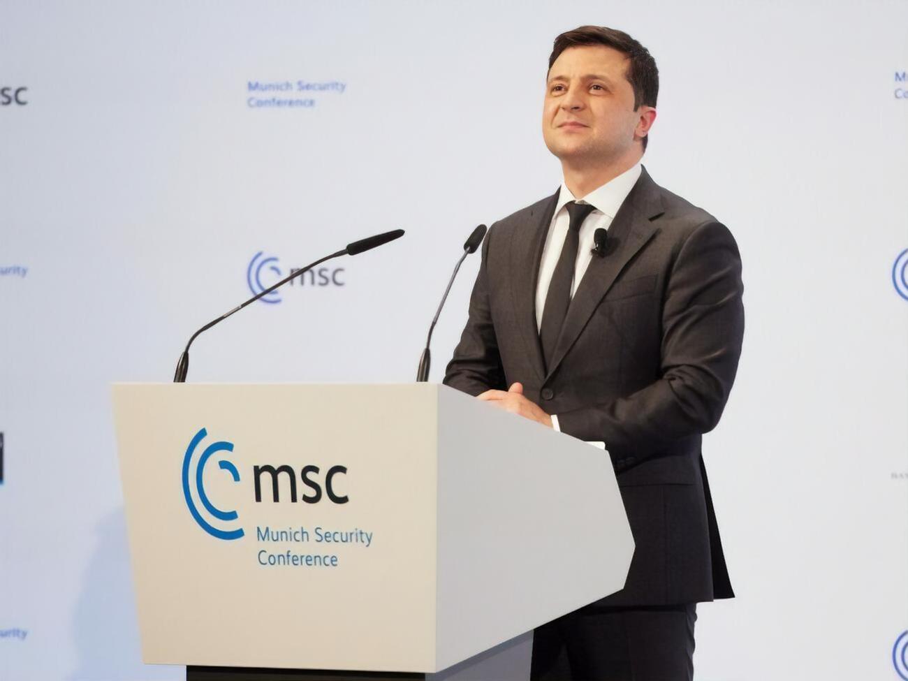 Зеленский возглавляет президентский рейтинг