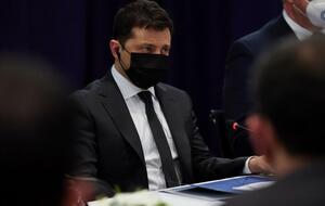 Зеленский возглавляет антирейтинг украинских политиков