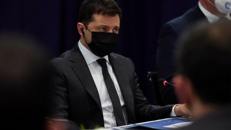 Зеленский возглавляет антирейтинг украинских политиков