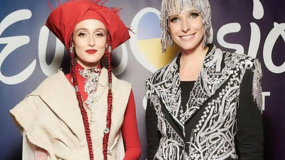 Паш об Осадчей: Она сказала, что была типа свадьба. Это все была фотосессия в ржачном формате. Но они подписали по-своему и понеслось