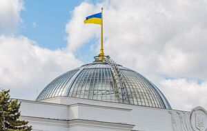 В Верховную Раду проходят восемь партий