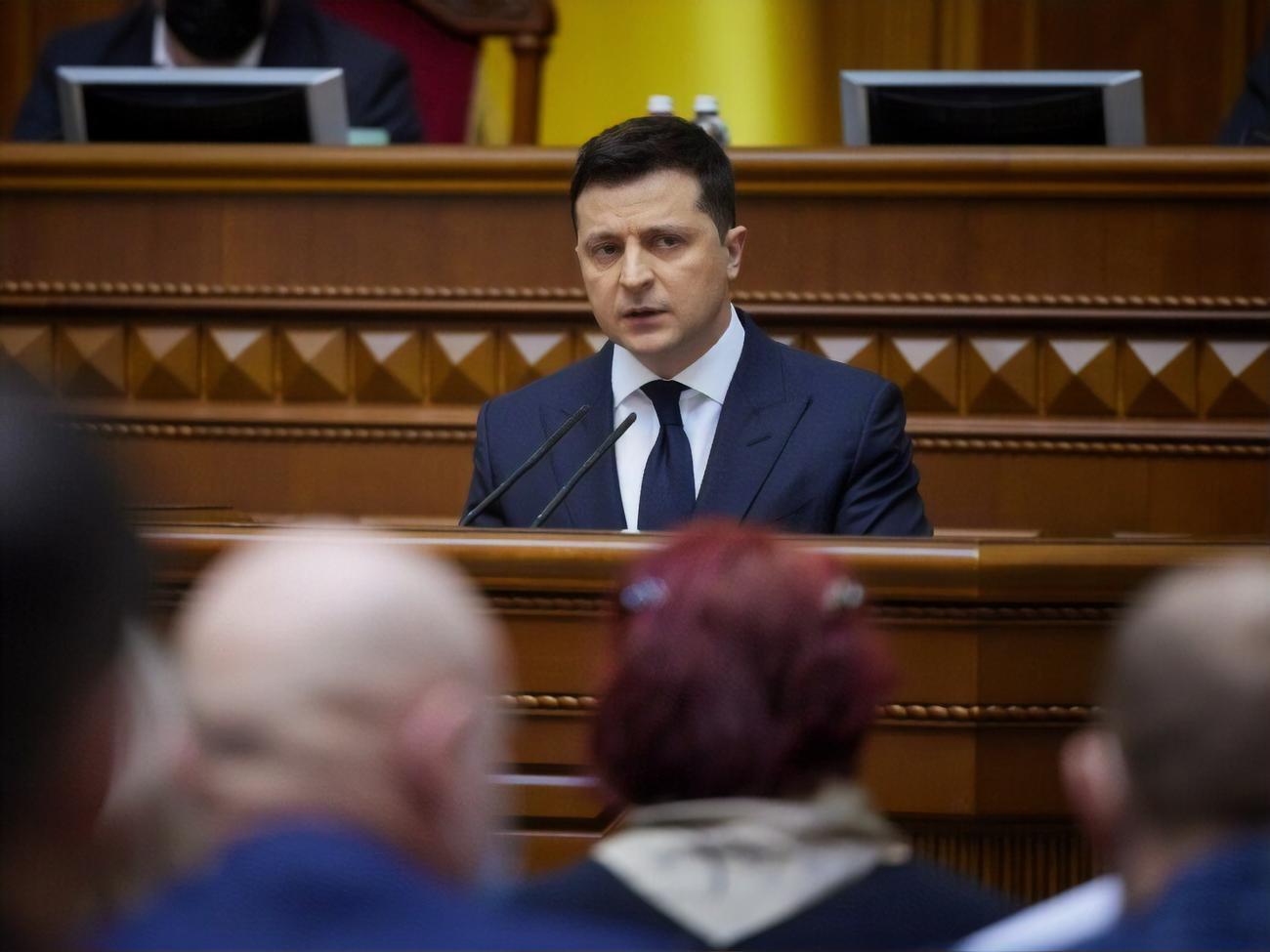 17,8% граждан хотели бы, чтобы Зеленский и "Слуга народа" остались у власти после следующих выборов